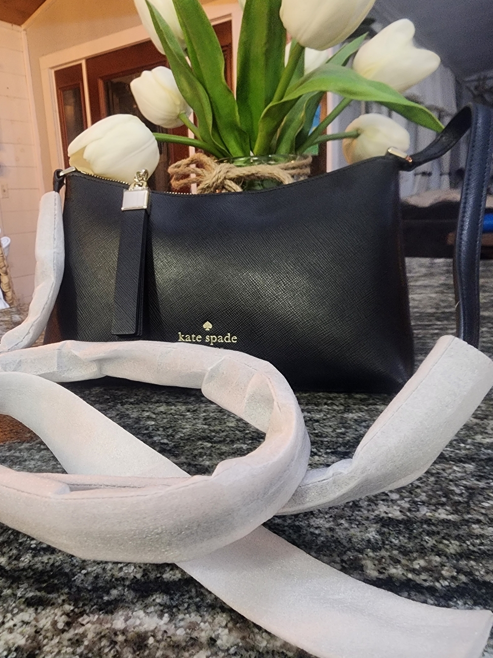 kate spade New York Black Saffiano Leather Crossbody - NWT-9×6×1.5 - Picture 4 of 7
